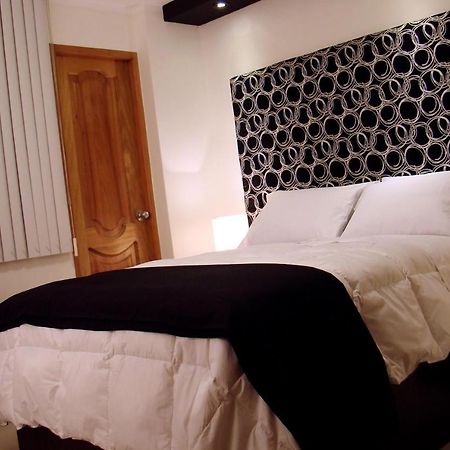 Hostal Media Luna Trujillo Dış mekan fotoğraf