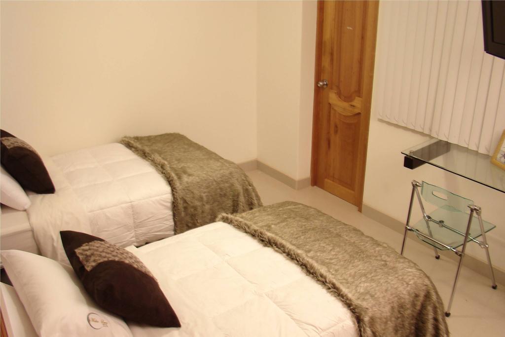 Hostal Media Luna Trujillo Dış mekan fotoğraf