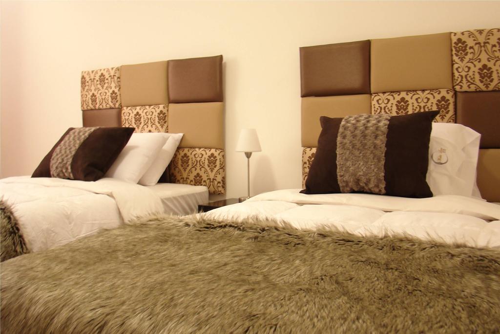 Hostal Media Luna Trujillo Dış mekan fotoğraf