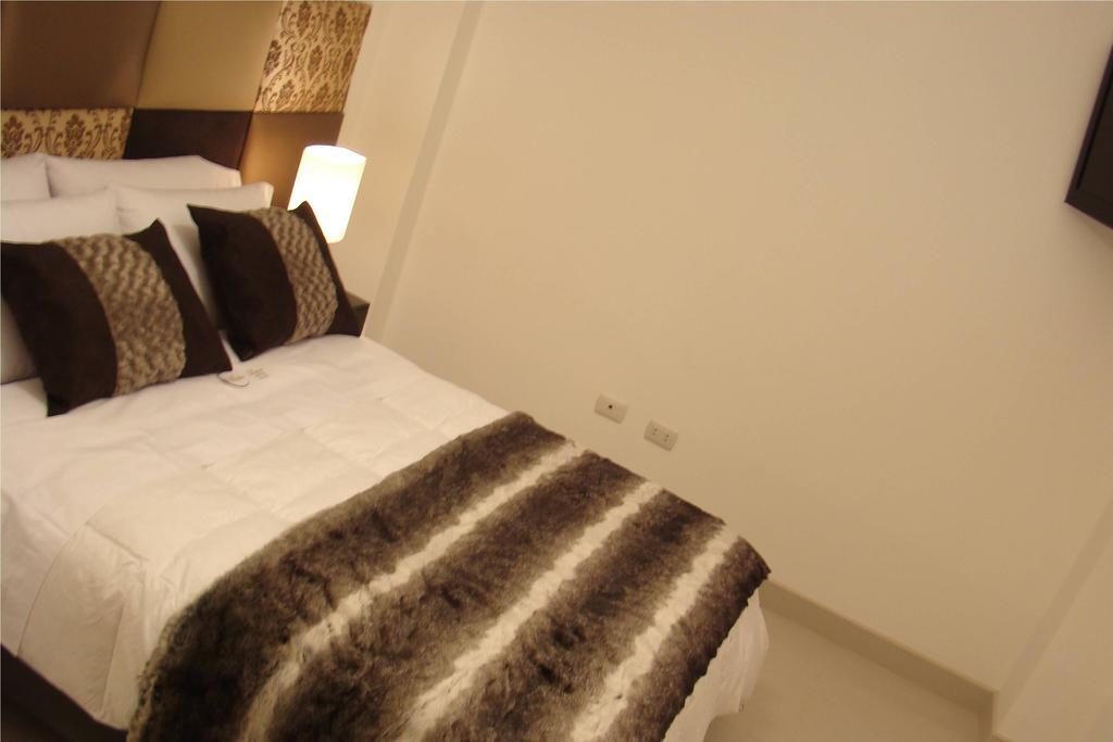 Hostal Media Luna Trujillo Dış mekan fotoğraf