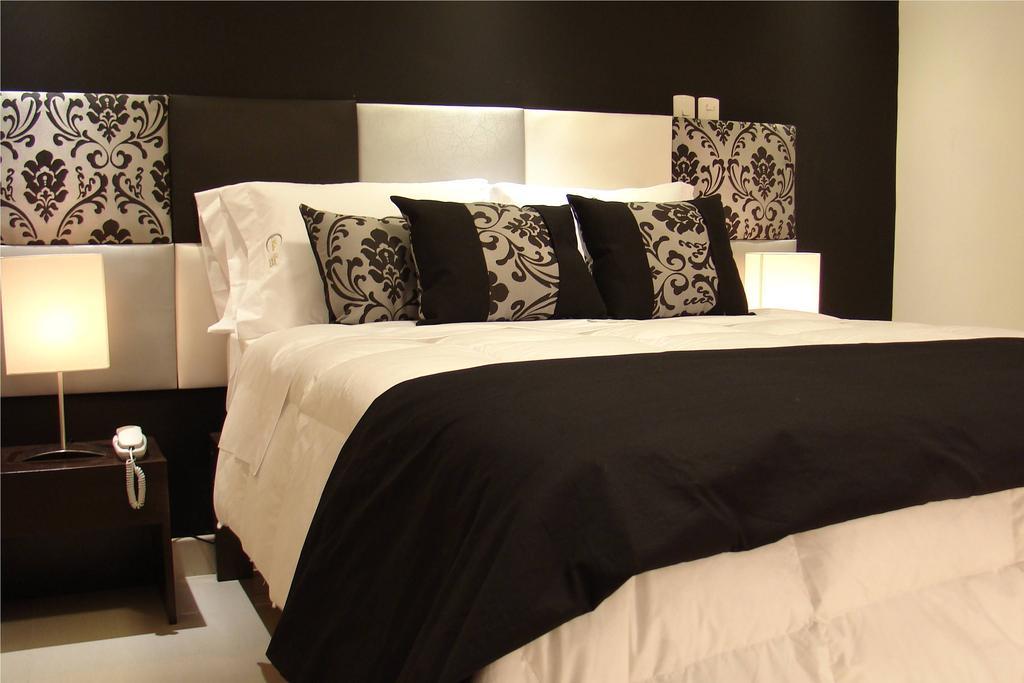 Hostal Media Luna Trujillo Dış mekan fotoğraf
