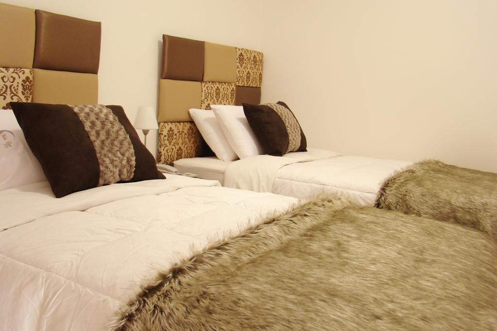 Hostal Media Luna Trujillo Dış mekan fotoğraf