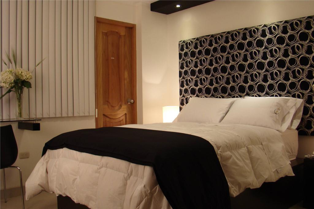 Hostal Media Luna Trujillo Dış mekan fotoğraf