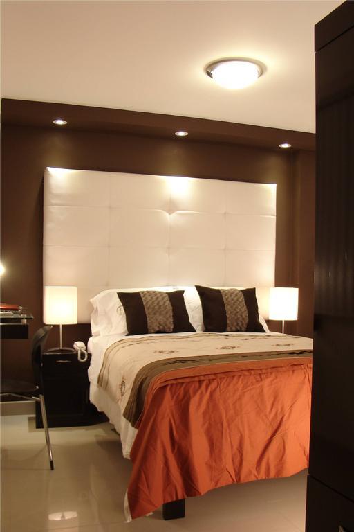 Hostal Media Luna Trujillo Dış mekan fotoğraf